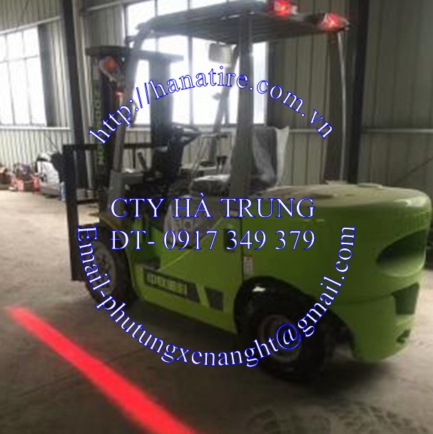 den chieu vach an toan xe nang clark