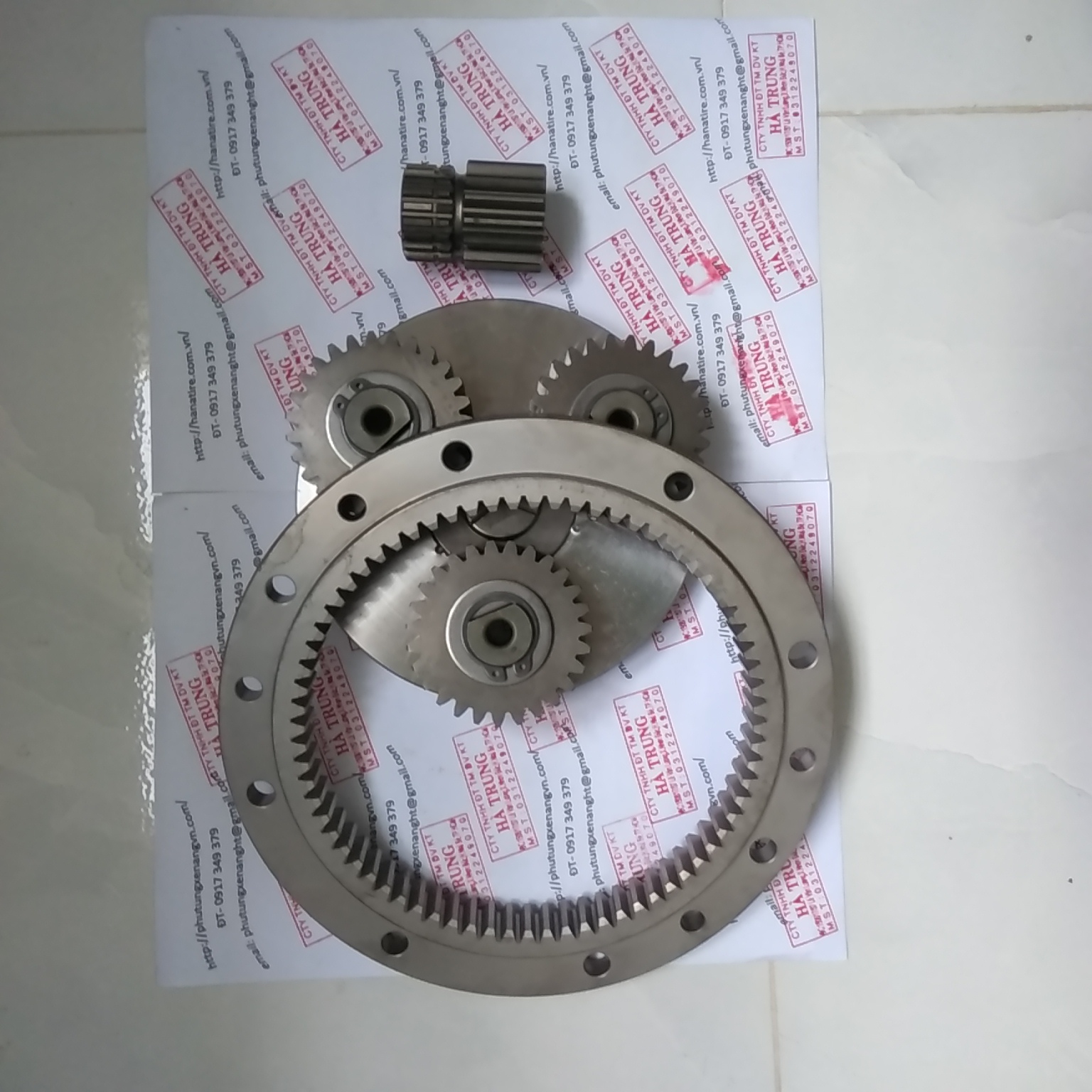 Bánh Răng Xoay Cần- Reggiana Riduttori RR310MS- Phu Tung Xe Nang Kalmar