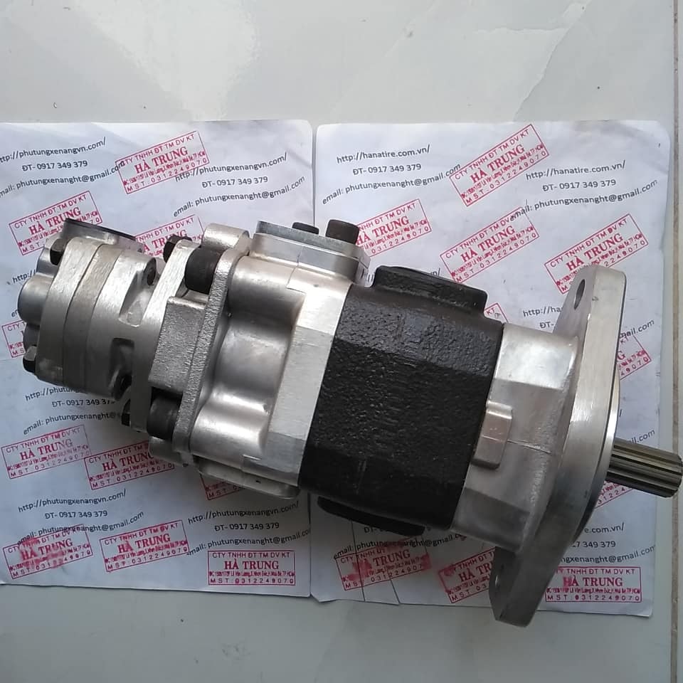 Bom Thuy Luc Xe Nang Komatsu 3EC-60-39920