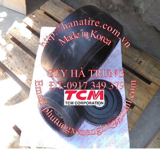 Lốp cao su xe nang TCM FR30-7H